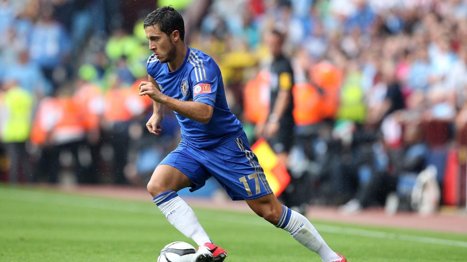 新签赞助商助力球队资金充裕运营环境全面改善,赞助球队能获得什么收益